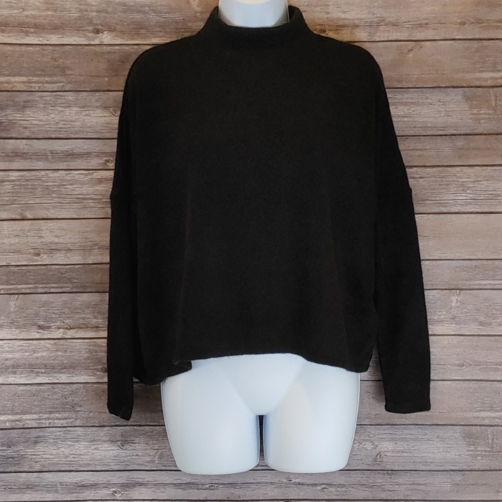 H&M Divided Sweater Size XS